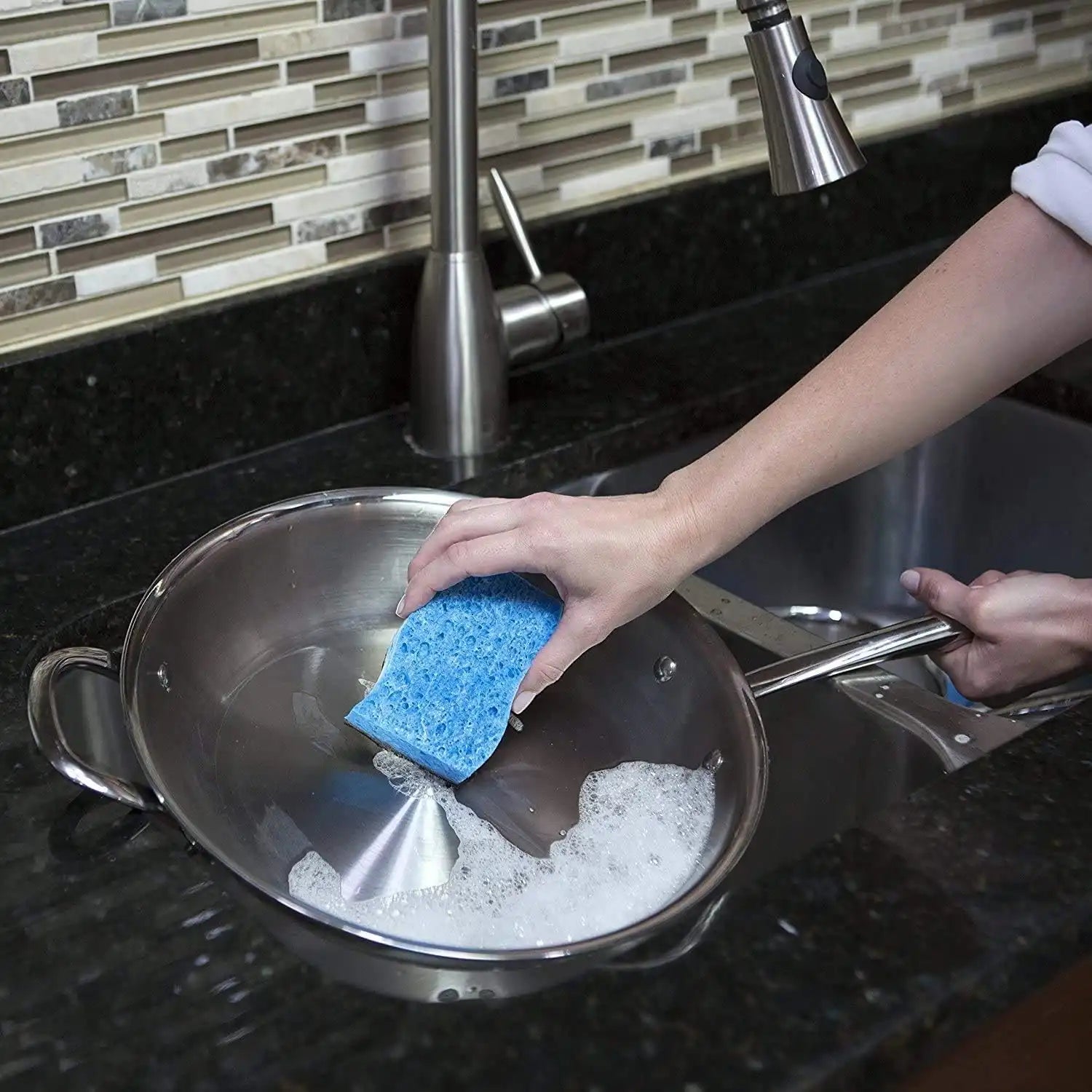 O-Cedar Scrunge Heavy-Duty Scrub Sponge | Odor-Resistant, Multi-Surface Scrubbing Sponge | Lasts 20% Longer Than Regular Sponges, 6 Count (Pack of 2) Secondary image