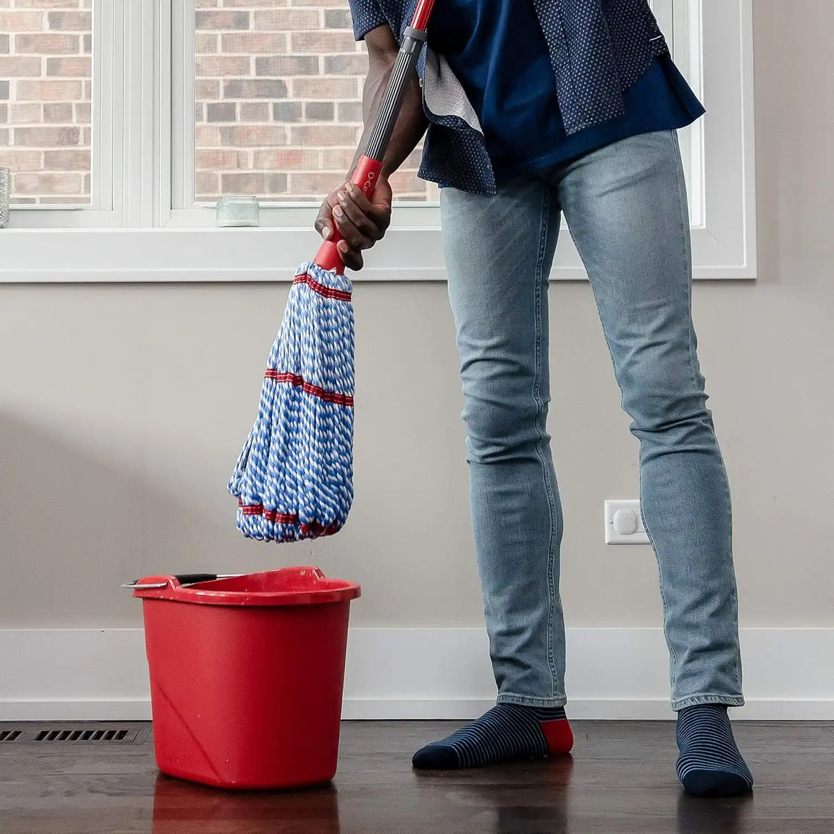 O-Cedar MicroTwist Microfiber Twist Mop with 2 Extra Refills